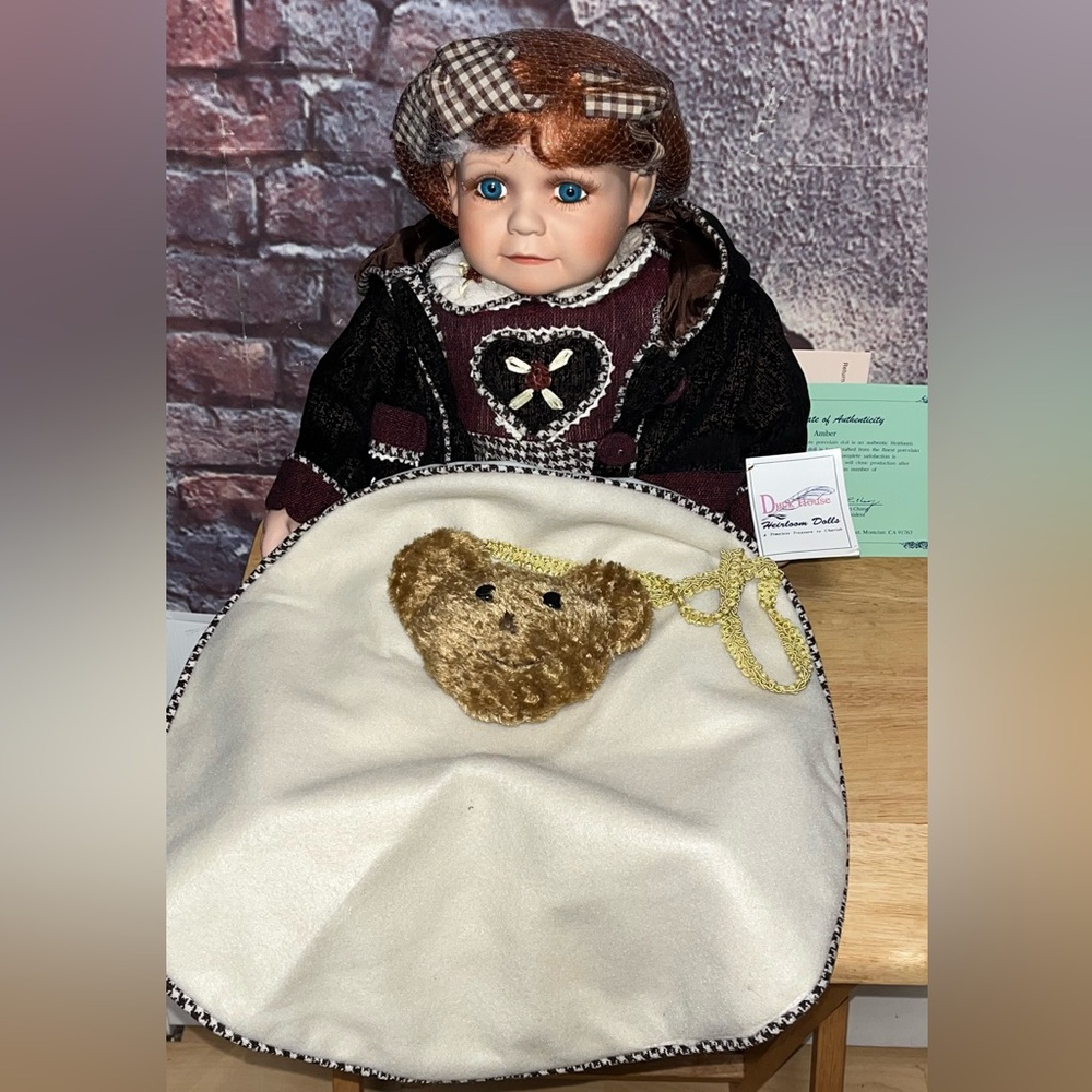 Duck House Heirloom Dolls Amber 21" Porcelain Doll with Cert & Accessories VTG